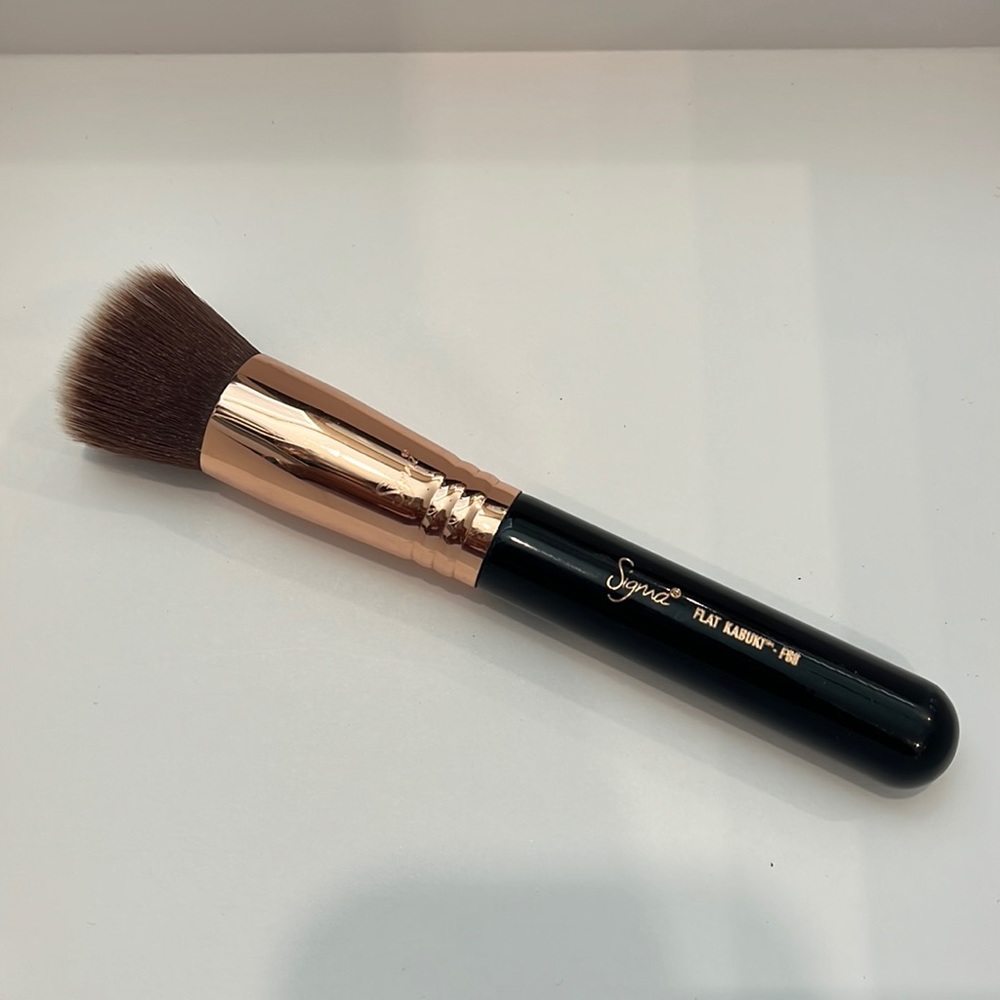 Sigma Foundation Brush